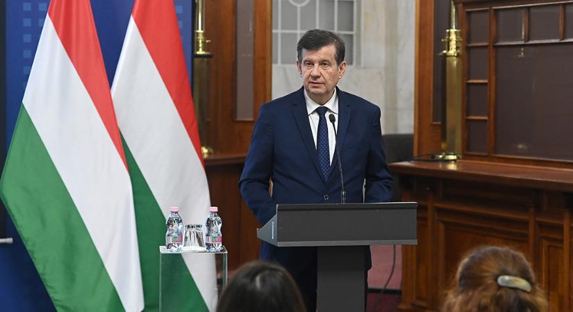 Ma már néhány kattintással elintézhetők az iskolai ügyek