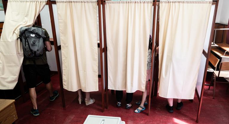 Donald Trump kutatója szerint a Fidesz vezet, a Tisza nem tud kormányt alakítani