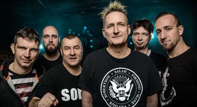 „Köpj le egy rendőrt a kedvemért” – ezt kéri a Rendszerbontó Nagykoncert egyik fellépője