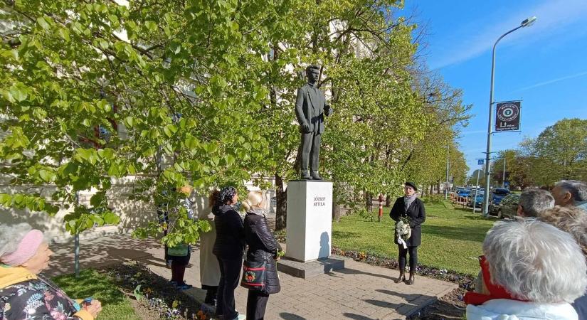 Egy napra a költészet vette át a főszerepet: így emlékezett Makó József Attilára