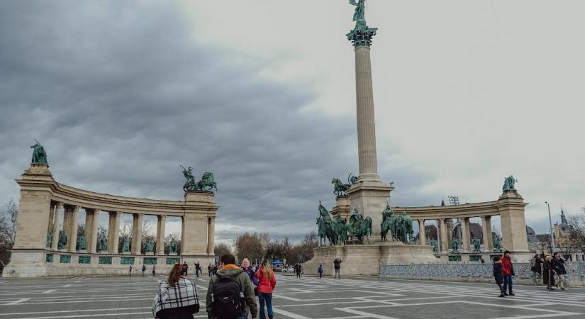 Káosz a budapesti közlekedésben pénteken, a BKK több járatot is leállít