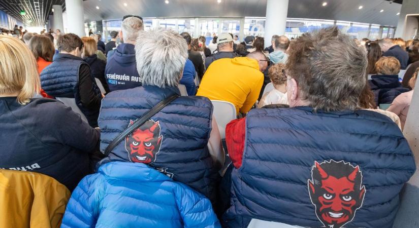 A Volán szurkolói ankétján kiderült mely játékosok távozása vagy maradása biztos (galéria)