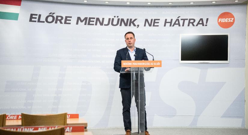 „Demokrácia Központot” hoz létre a Fidesz a választás idejére