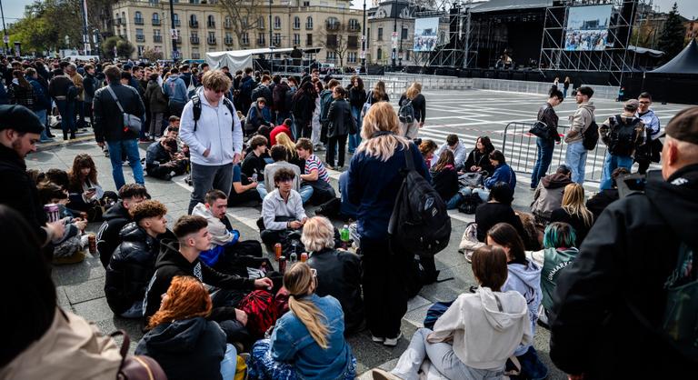 Rendszerbontó Nagykoncerten lépnek fel és szólalnak meg a hazai előadók - Kövesse az Indexen a Polgári Ellenállás mozgalom eseményét, amelyen több mint negyven előadó lép fel