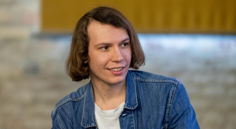 „Ha zenészként valaki nagyon függ a rendszertől, akkor nem a közönség elvárása lesz a döntő, hanem azoké, akik foglalkoztatják, akár titkárnőként”