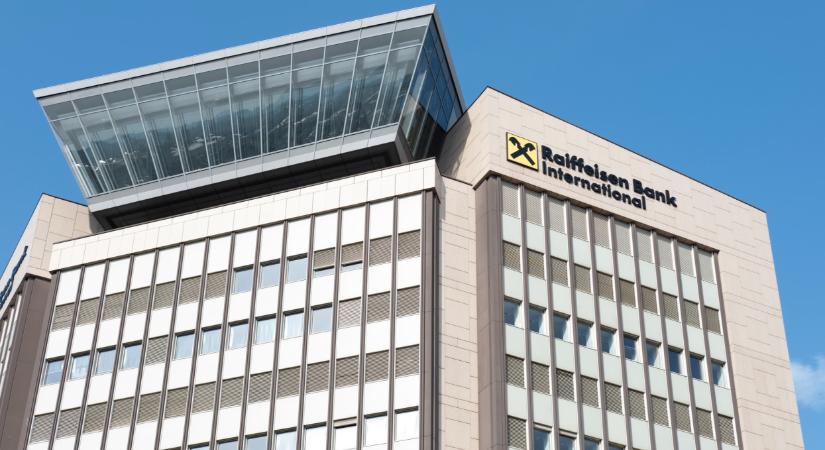 Teljesen átalakul a hazánkban is népszerű bank vezetése: zsíros osztalékkal és egy váratlan felvásárlással lepték meg a piacot