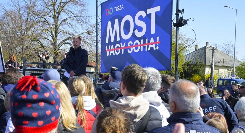 Több száz ember volt kíváncsi Magyar Péterre a sülysápi csatatéren, az emberek most már mernek nyíltan beszélni a pártszimpátiájukról