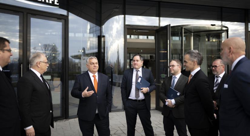 Két nappal a választások előtt még megdobja a Mol 25 milliárddal az MCC-t, Hernádiék majdnem az egész profitjukat kifizetik osztalékba