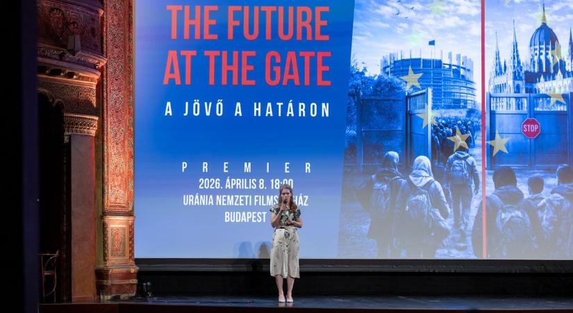 Pride-zászló a templomban, tömeges szexuális erőszak és elszegényedett jóléti államok – dokumentumfilm készült az elmúlt tizenegy év migránskríziséről