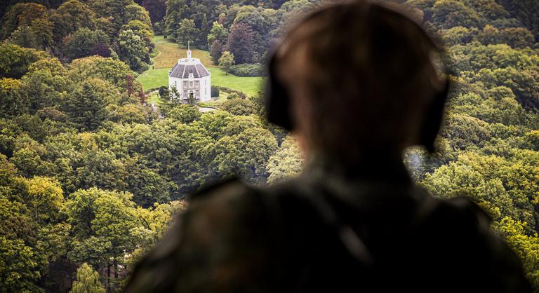 Ismeretlen eredetű drónokat észleltek a holland királynő volt lakhelye környékén