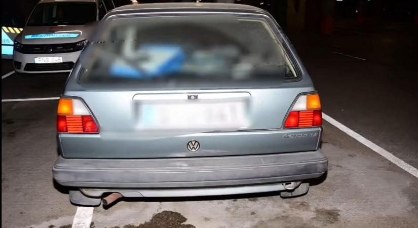 Golfot akartak lopni a veszprémi fiatalok, de még beindítani sem tudták (videó!)