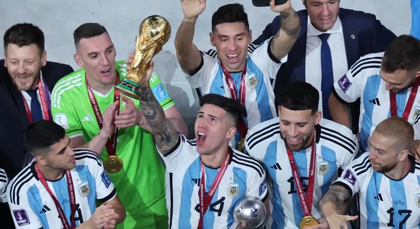 Bocsánatot kért a világbajnok focista, miután szerelmet vallott a Real Madridnak