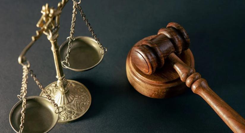 Ilyen parádés tárgyalás ritkán van: lefizetett ügyészségről és bosszúról beszél a bíróságon az encsencsi rém