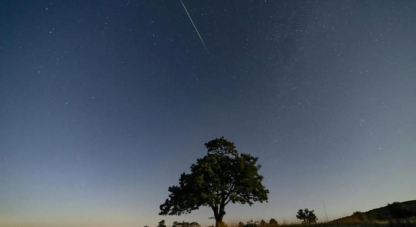 Csillaghullás és négy égitest látványos együttállása lesz megfigyelhető az égbolton