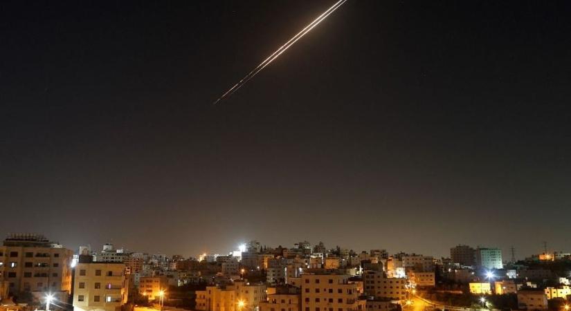 Erős adut adott az iráni háború Hszi Csin-ping kezébe, Kína segítsége nélkül nem lehet feltölteni a kimerült amerikai katonai készleteket