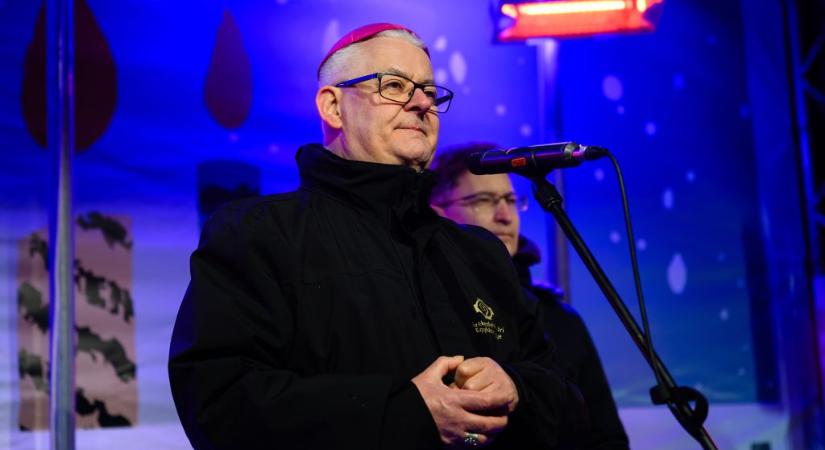 Székesfehérvári megyéspüspök Orbán esti fellépéséről: „A püspöki palotából szervezik, irányítják, védik az eseményt”