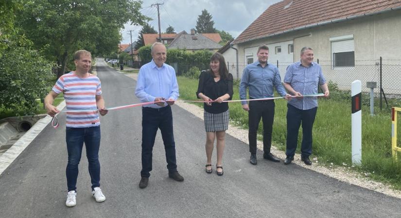 Egy gyermek-sportegyesület kisbuszával autózott a fideszes képviselő, akinek ittas vezetés miatt már bevonták a jogosítványát