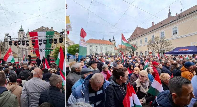Országjárás: már most óriási a tömeg, így várják Orbán Viktort Székesfehérváron