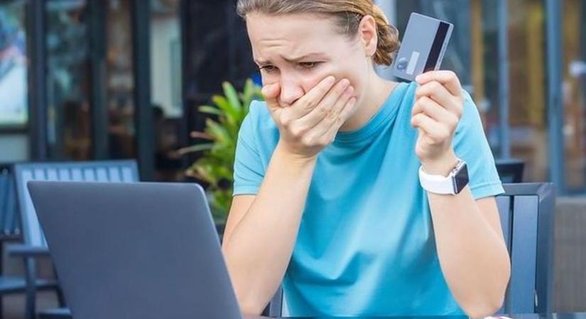 Negyedmillió forintot bukott egy nem létező mobilházon