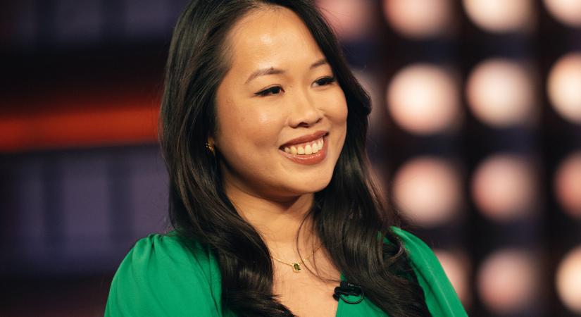 Nem hiszed el, ki jön Magyarországra: milliók olvassák a könyveit