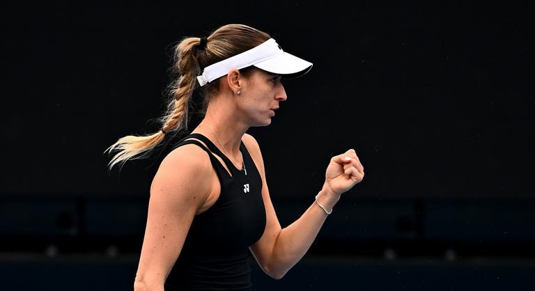 Bondár Anna is legyűrte francia ellenfelét, egy lépésre került az elittől a női teniszválogatott