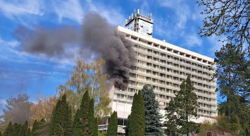 Lángba borult egy miskolctapolcai hotel