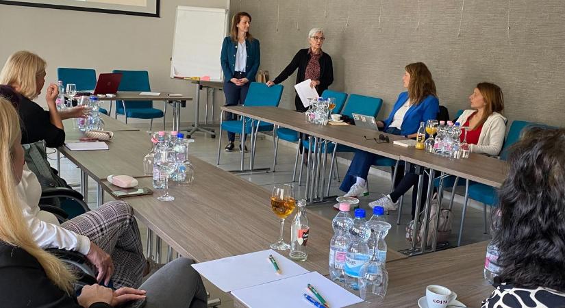 Magabiztosabb nők, sikeresebb vállalkozások: különleges klub indult el Kalocsán  fotók