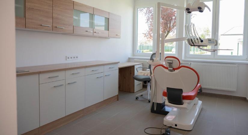 Nem mindennapi fogászati rendelőt adtak át Debrecenben