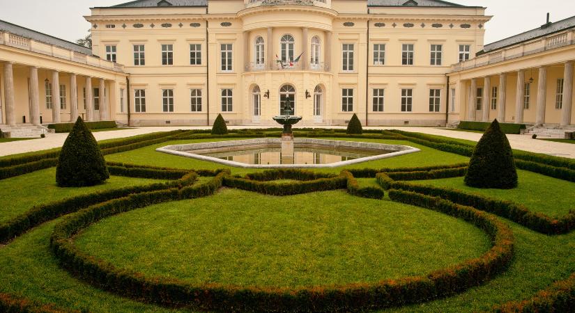 A fehérvárcsurgói Károlyi-kastély