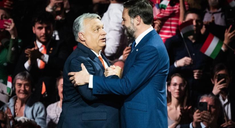 „Trump támogatása egy cseresznye lehetne a kampánytorta tetején” – Schultz Nóra szerint azonban tortasütéshez nem elég