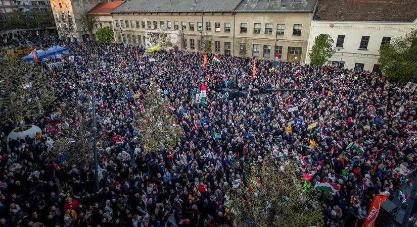 Orbán Viktor: Ameddig a szem ellát! Köszönjük, Debrecen!