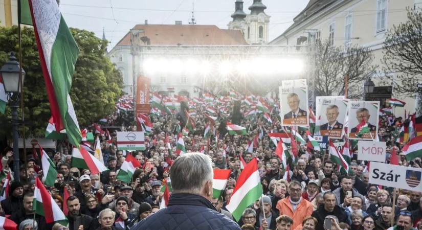 Óriási tömeg gyűlt össze Orbán Viktor székesfehérvári országjárásán – mutatjuk a képeket!