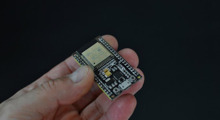 Egy egész Minecraft szervert épített egy srác a hobbisták kedvenc parányi processzorára