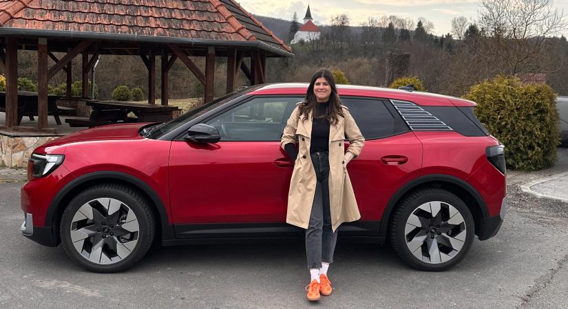 Egy SUV, amit meglepően gyorsan meg lehet szeretni: Ford Explorer Premium Extended Range teszt