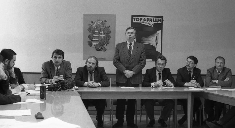 A Fidesz maradt hírmondónak: így tűntek el sorra a süllyesztőben a rendszerváltás óta kormányzó pártok