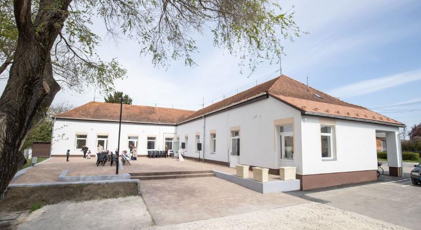 Mérföldkőhöz érkezett Ráckeresztúr: elkészült az új központ (galéria)