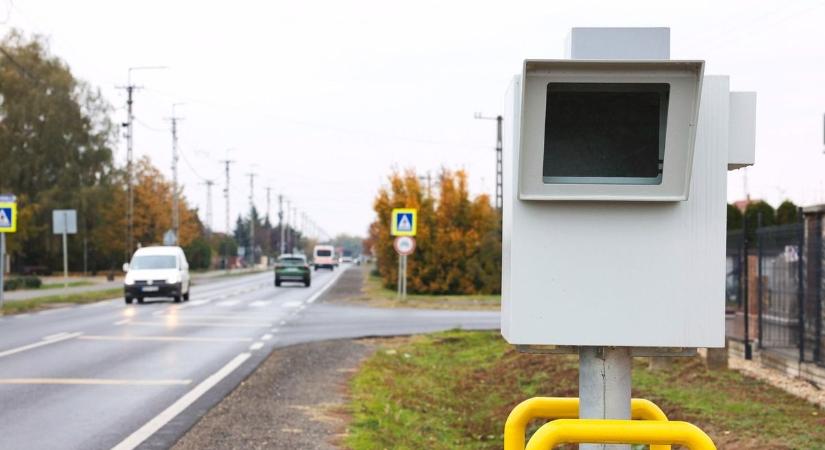A trafiboxoknál is durvább sebességmérés jön Debrecenben: új megoldásra áll át a város, a Nagy Testvér állandóan figyel