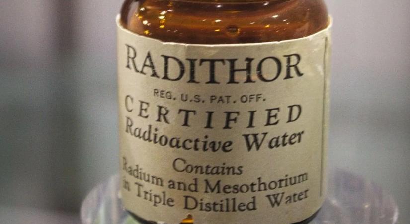 Retró horror: addig itta a férfi a radioaktív vizet, míg szó szerint leesett az álla