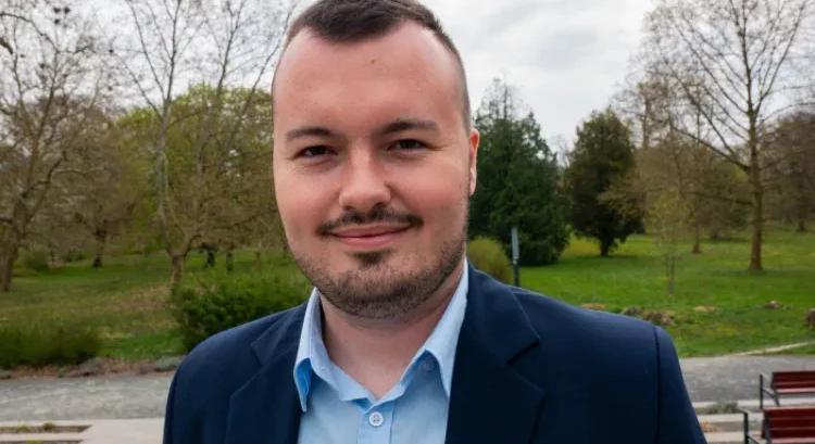 Egy újabb DK-s jelölt kérte, hogy ne rá, hanem a legesélyesebb ellenzékire szavazzanak