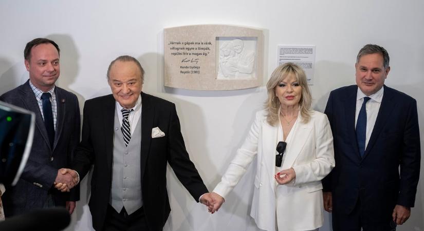 Nagy Márton a reptéren avatta fel Korda György és Balázs Klári domborművét