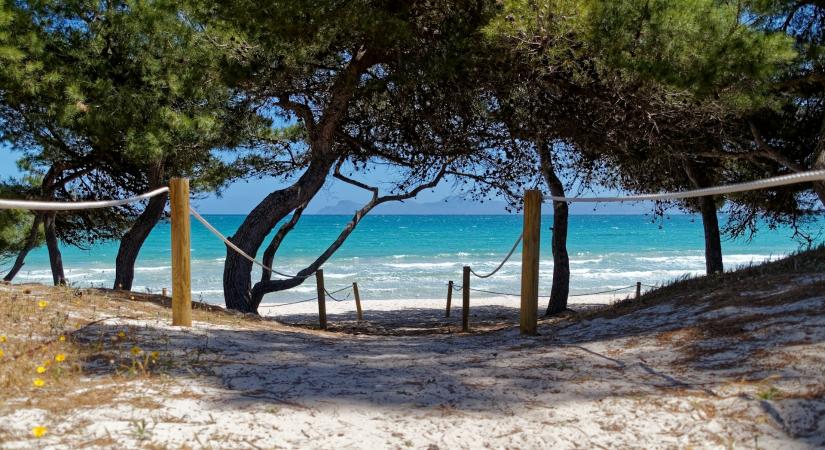 Elszabadult a pokol a magyarok egyik kedvenc nyaralóhelyén, zaklatják a turistákat!