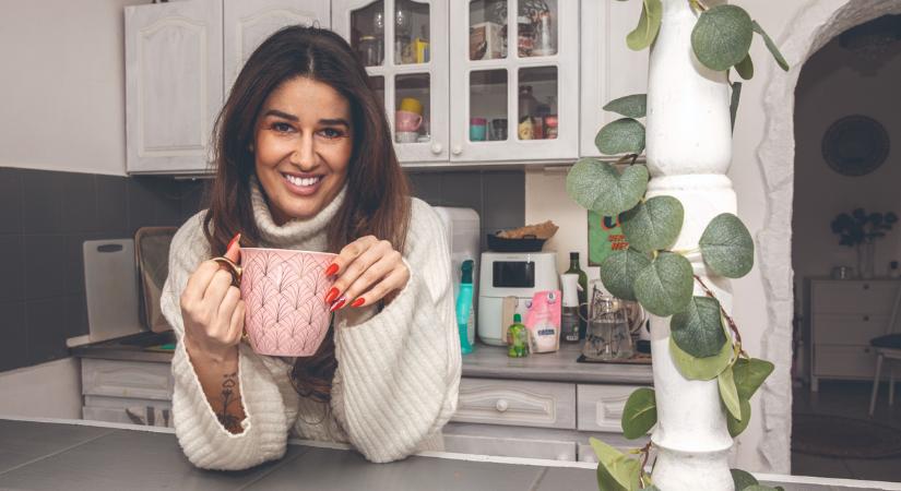 „Salma Hayek fiatalon” – Singh Viki elképesztően szexire vette a figurát