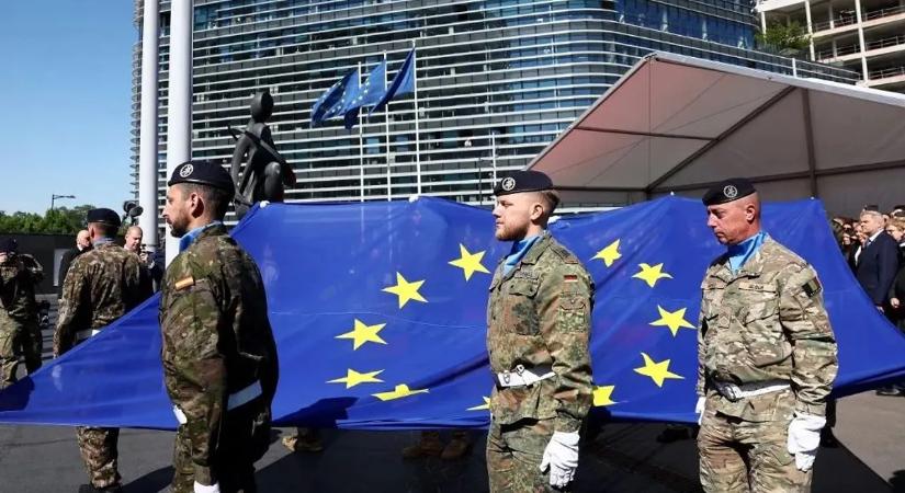 Sorkatonaság, civil készenlét, mozgási szabadság korlátozása: Európa háborúra hangolódik