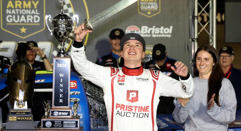 NASCAR: Bell 9 év után újra a Trucks victory lane-jén, Heim egy zsák pénzt bukott Bristolon