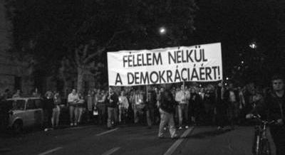 A népköztársaságtól a köztársaságig: 1989. október 23. krónikája