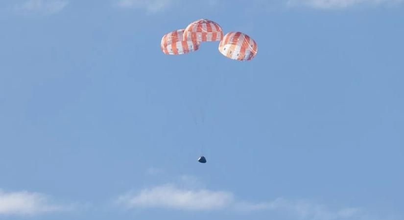 Sikeresen visszatért a Földre a NASA Holdat megkerülő Orion űrkabinja – történelmet írt az Artemis II küldetés