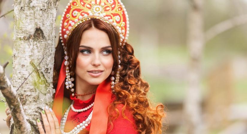 Kirúgták a meztelenkedéséről híres ukrán konzult