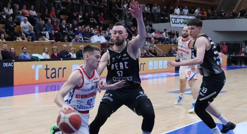 A harmadik hely a tét az alapszakasz utolsó fordulójában