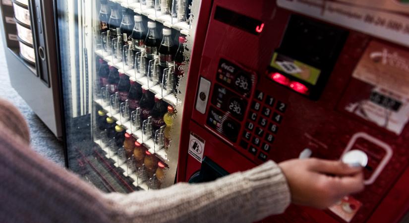 A Fidesz-kormány az italautomatás szektort is felforgatta: milliárdos károk, eltűnő cégek a plusz terhek és a rosszul működő monopolizált rendszer miatt