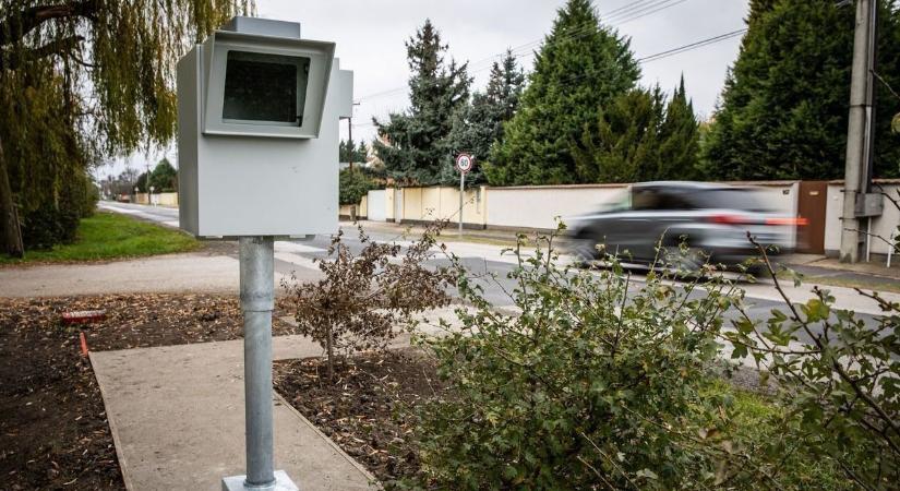 Ez durva, nem csak a gyorshajtásért büntethet meg a traffipax